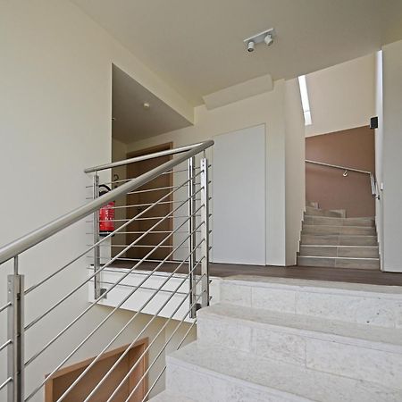 Modernes & Gepflegtes Hotelzimmer Mit Kueche! Bernstadt  Экстерьер фото