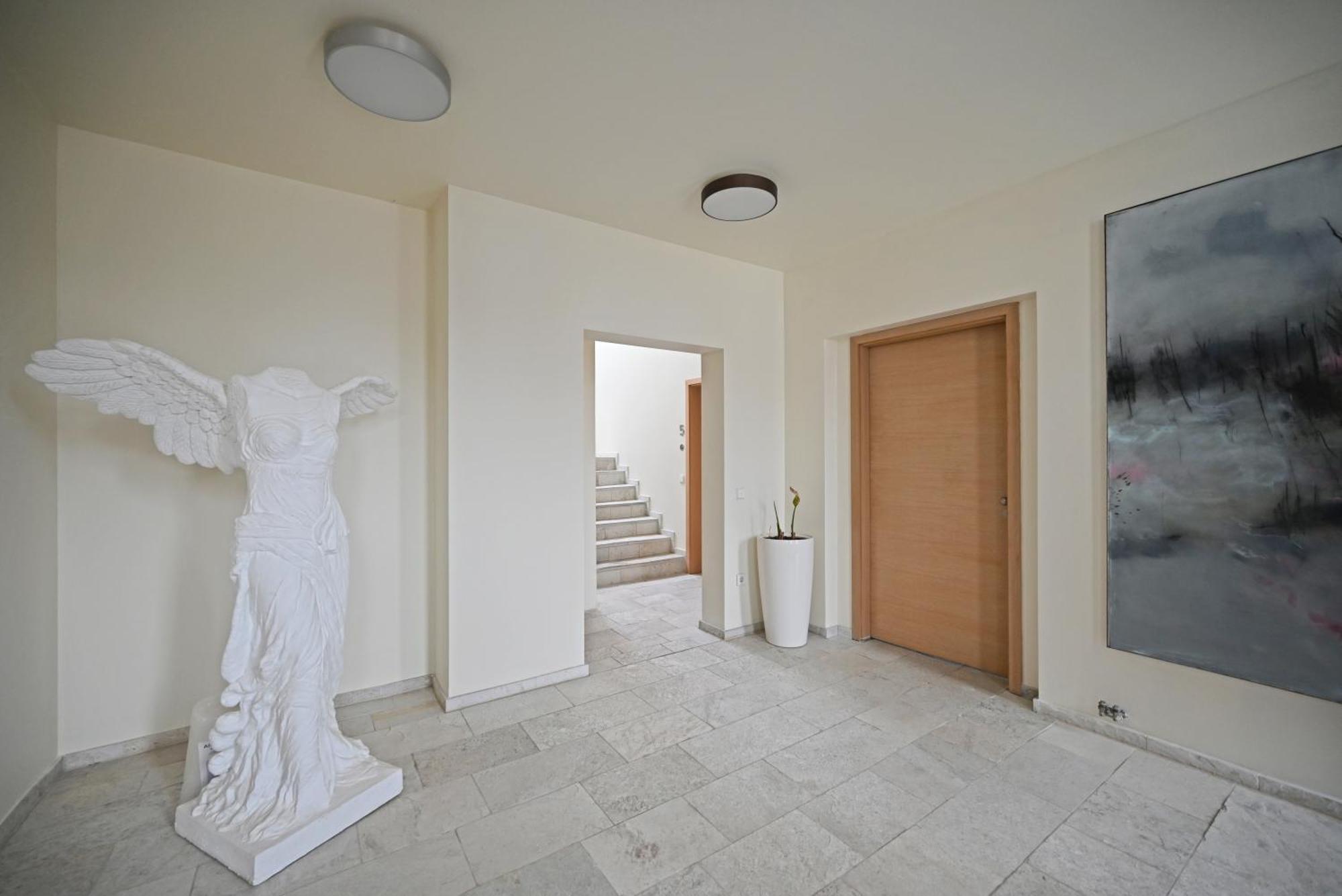 Modernes & Gepflegtes Hotelzimmer Mit Kueche! Bernstadt  Экстерьер фото