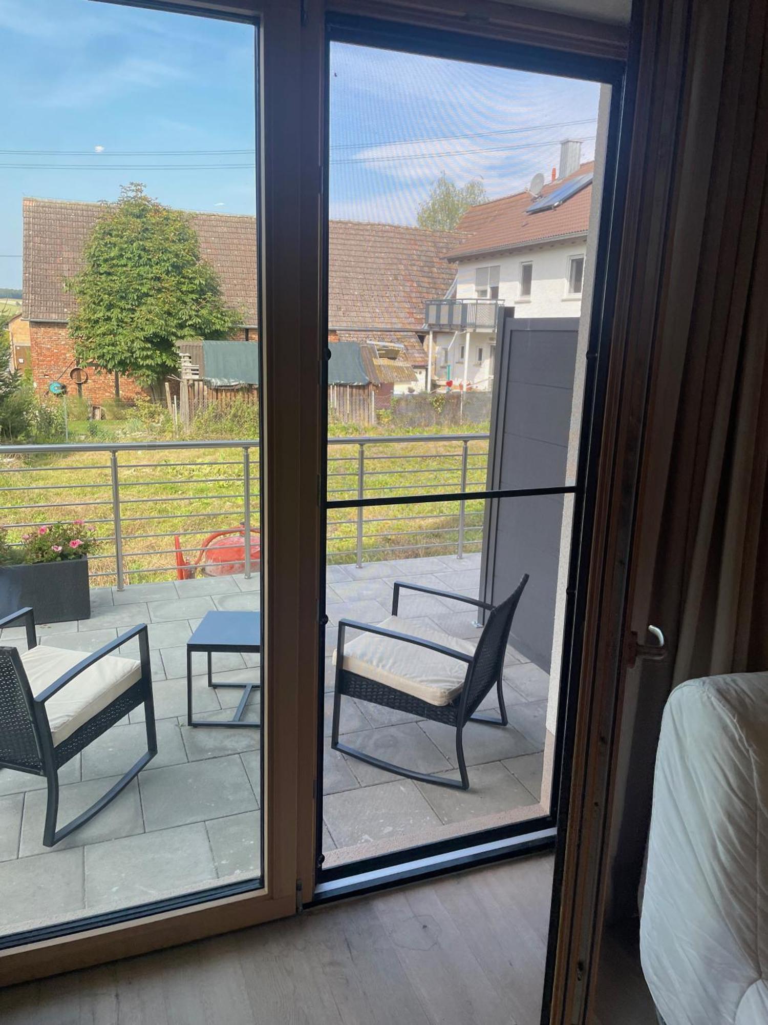 Modernes & Gepflegtes Hotelzimmer Mit Kueche! Bernstadt  Экстерьер фото